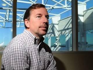 Yahoo CEO Scott Thompson steps down