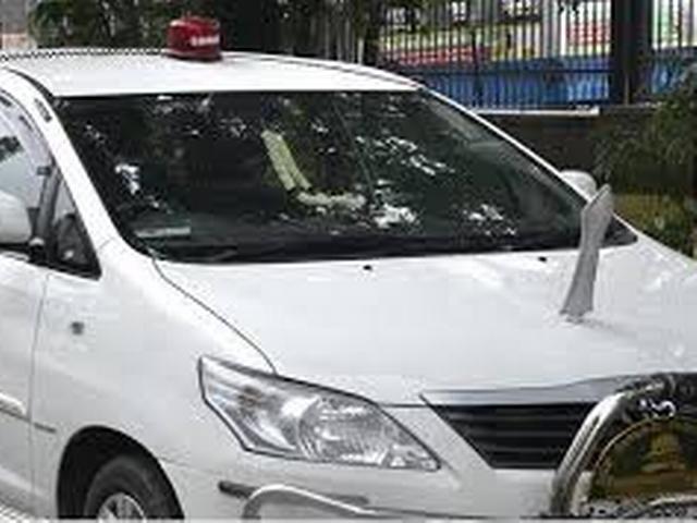 'आप' के असर से दिल्ली विस सत्र के पहले दिन नहीं दिखीं लाल बत्ती कारें, VIP कल्चर को लगा झटका ‘आप’ के असर से दिल्ली विस सत्र के पहले दिन नहीं दिखीं लाल बत्ती कारें, VIP कल्चर को लगा झटका