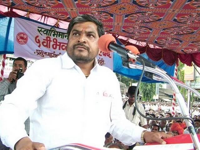 महाराष्ट्र में शिवसेना-बीजेपी की बढ़ी ताकत, गठबंधन में शामिल हुए राजू शेट्टी महाराष्ट्र में शिवसेना-बीजेपी की बढ़ी ताकत, गठबंधन में शामिल हुए राजू शेट्टी