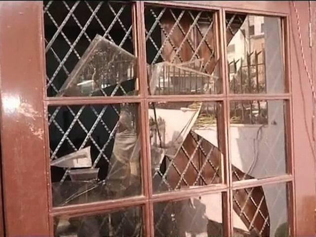 कौशांबी में आम आदमी पार्टी के दफ्तर में तोड़फोड़, प्रशांत भूषण का बीजेपी पर निशाना, बोले- हमले के पीछे बीजेपी से जुड़े लोग कौशांबी में आम आदमी पार्टी के दफ्तर में तोड़फोड़, प्रशांत भूषण का बीजेपी पर निशाना, बोले- हमले के पीछे बीजेपी से जुड़े लोग