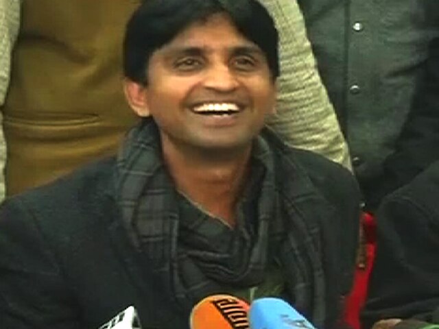 आप के नेता कुमार विश्वास के खिलाफ बरेली में केस दर्ज, धार्मिक भावनाएं भड़काने का आरोप आप के नेता कुमार विश्वास के खिलाफ बरेली में केस दर्ज, धार्मिक भावनाएं भड़काने का आरोप