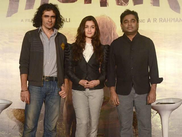 संगीतकार रहमान की आभारी है आलिया भट्ट...लेकिन क्यों? संगीतकार रहमान की आभारी है आलिया भट्ट…लेकिन क्यों?