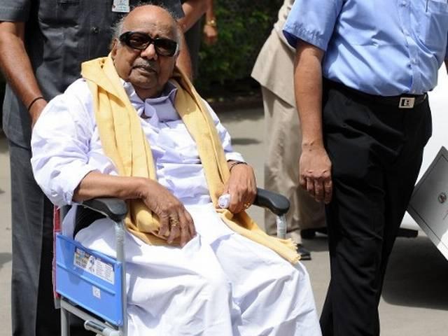 डीएमके प्रमुख करुणानिधी के परिवार में दरार, बेटे अलागिरी पार्टी से निलंबित डीएमके प्रमुख करुणानिधी के परिवार में दरार, बेटे अलागिरी पार्टी से निलंबित
