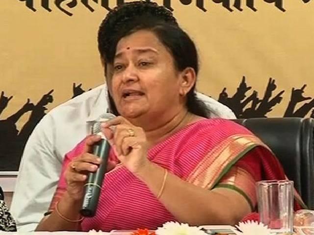 महिला सुरक्षा को लेकर महाराष्ट्र महिला आयोग की सदस्य का विवादास्पद बयान, बलात्कार के लिए महिलाओं को ही ठहरा दिया जिम्मेदार, माफी मांगी महिला सुरक्षा को लेकर महाराष्ट्र महिला आयोग की सदस्य का विवादास्पद बयान, बलात्कार के लिए महिलाओं को ही ठहरा दिया जिम्मेदार, माफी मांगी