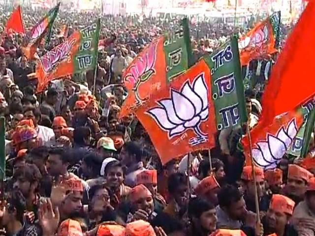 मोदी का सोनिया पर हमला, बीजेपी नहीं, कांग्रेस करती है जहर की खेती मोदी का सोनिया पर हमला, बीजेपी नहीं, कांग्रेस करती है जहर की खेती