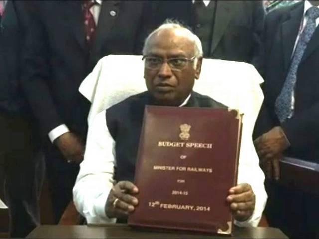 रेलवे में भी हो सकता है विदेशी निवेश रेलवे में भी हो सकता है विदेशी निवेश