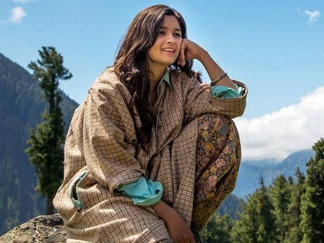 फिल्म समीक्षा: अगर आपको ऐसी फिल्में पसंद हैं जो कुछ ‘हटके’ हों, तो जरूर देखें 'हाइवे' फिल्म समीक्षा: अगर आपको ऐसी फिल्में पसंद हैं जो कुछ ‘हटके’ हों, तो जरूर देखें ‘हाइवे’