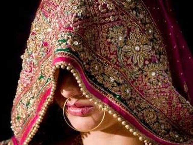 शादी से पहले ही दुल्हन कुंवारी मां बनी शादी से पहले ही दुल्हन कुंवारी मां बनी