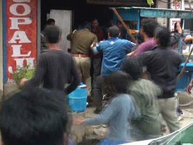 दिल्ली: पार्किंग विवाद में दो सगे भइयों की गोली मारकर हत्या दिल्ली: पार्किंग विवाद में दो सगे भइयों की गोली मारकर हत्या