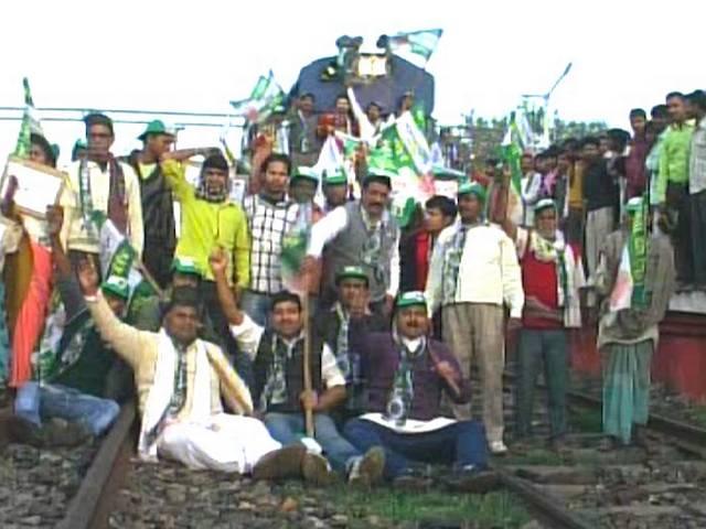 बिहार बंद, नीतीश भी उतरे सड़क पर बिहार बंद, नीतीश भी उतरे सड़क पर