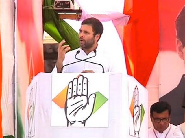 हिटलर चिल्लाता था, गांधीजी नहीं: राहुल गांधी हिटलर चिल्लाता था, गांधीजी नहीं: राहुल गांधी