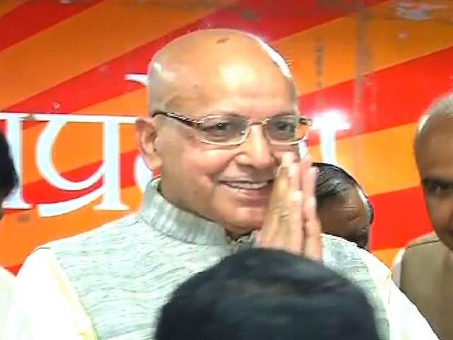 कल कांग्रेस ने जिसे टिकट दिया उसने आज बीजेपी का दामन थाम लिया कल कांग्रेस ने जिसे टिकट दिया उसने आज बीजेपी का दामन थाम लिया