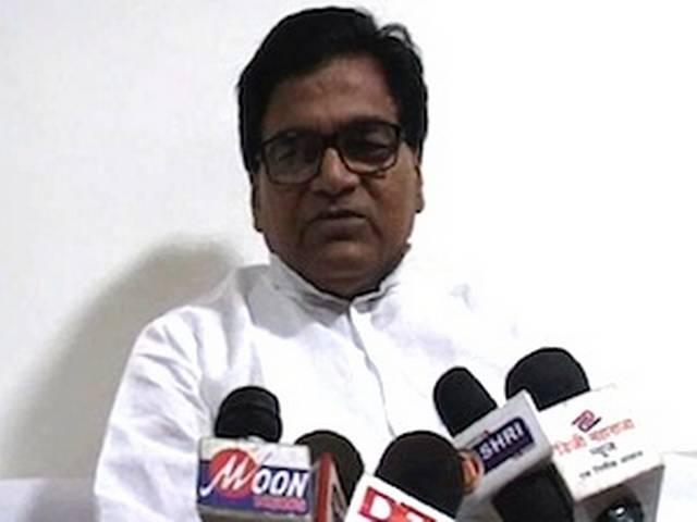 केजरीवाल पर मेहरबान हुई सपा केजरीवाल पर मेहरबान हुई सपा