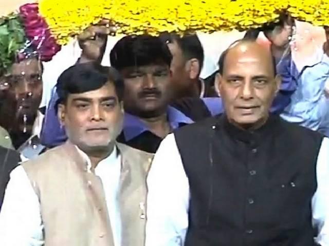 मिशन 2014 में जीत के लिए दल बदल रहे हैं ये नेता मिशन 2014 में जीत के लिए दल बदल रहे हैं ये नेता