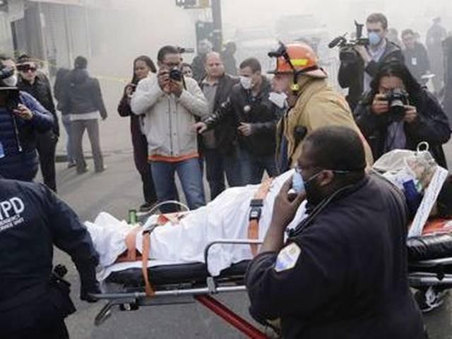 न्यूयार्क में इमारत ढहने से 4 की मौत, 63 घायल न्यूयार्क में इमारत ढहने से 4 की मौत, 63 घायल