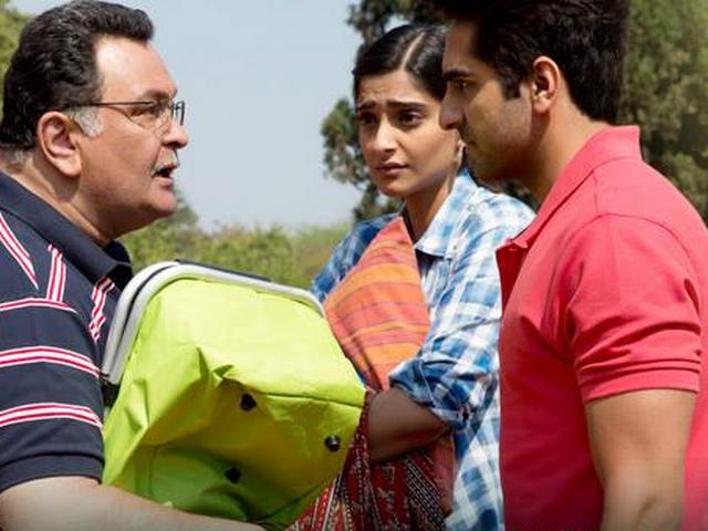 फिल्म समीक्षा: अगर कुछ ना कर रहे हों तो जरूर कर लें बेवकूफियां फिल्म समीक्षा: अगर कुछ ना कर रहे हों तो जरूर कर लें बेवकूफियां