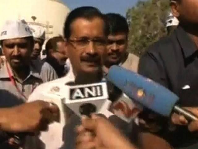 केजरीवाल पर कोर्ट ने लगाया जुर्माना, कपिल सिब्बल के बेटे ने दाखिल की थी याचिका केजरीवाल पर कोर्ट ने लगाया जुर्माना, कपिल सिब्बल के बेटे ने दाखिल की थी याचिका