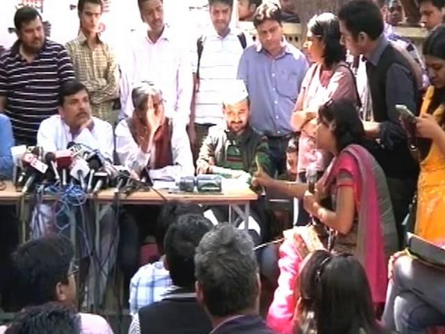 शत्रुघ्न सिन्हा के खिलाफ आप की उम्मीदवार परवीन शत्रुघ्न सिन्हा के खिलाफ आप की उम्मीदवार परवीन