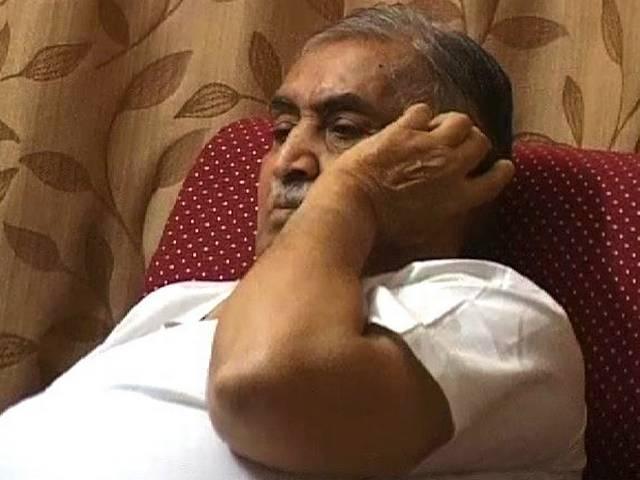 बीजेपी सांसद कैलाश जोशी पर स्टिंग, 1 करोड़ में कही टिकट देने की बात बीजेपी सांसद कैलाश जोशी पर स्टिंग, 1 करोड़ में कही टिकट देने की बात