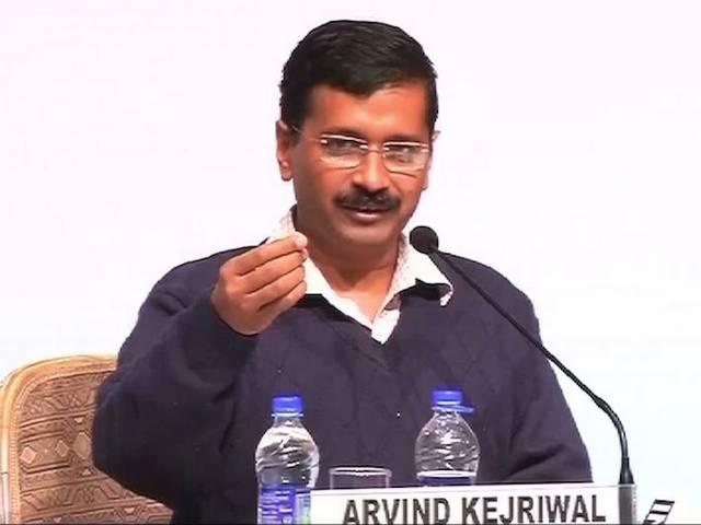 केजरीवाल के पहुंचने से पहले वाराणसी का सियासी पारा चढ़ा, 'आप' को मोदी समर्थकों से हिंसा का डर केजरीवाल के पहुंचने से पहले वाराणसी का सियासी पारा चढ़ा, ‘आप’ को मोदी समर्थकों से हिंसा का डर