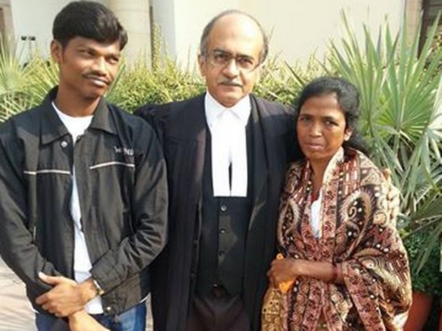 नक्सली होने के आरोप झेल चुकी सोनी सोरी का प्रचार करने बस्तर पहुंचेंगे दिग्गज नक्सली होने के आरोप झेल चुकी सोनी सोरी का प्रचार करने बस्तर पहुंचेंगे दिग्गज