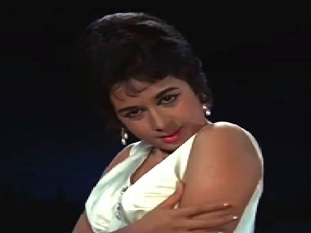 गुज़रे जमाने की मशहूर हीरोइन नंदा का निधन गुज़रे जमाने की मशहूर हीरोइन नंदा का निधन