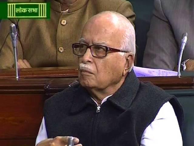 'आडवाणी जी को गांधीनगर में कैद कर दिया गया है' ‘आडवाणी जी को गांधीनगर में कैद कर दिया गया है’