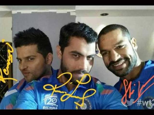 देखें, पसंदीदा क्रिकेट सितारों की टॉप 'सेल्फी' देखें, पसंदीदा क्रिकेट सितारों की टॉप ‘सेल्फी’