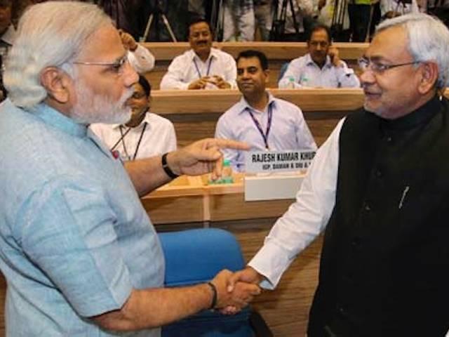बिहार में बरकरार है मोदी का जादू, नीतीश कुमार से ज्यादा सीट लालू को मिलने की उम्मीद: सर्वे बिहार में बरकरार है मोदी का जादू, नीतीश कुमार से ज्यादा सीट लालू को मिलने की उम्मीद: सर्वे