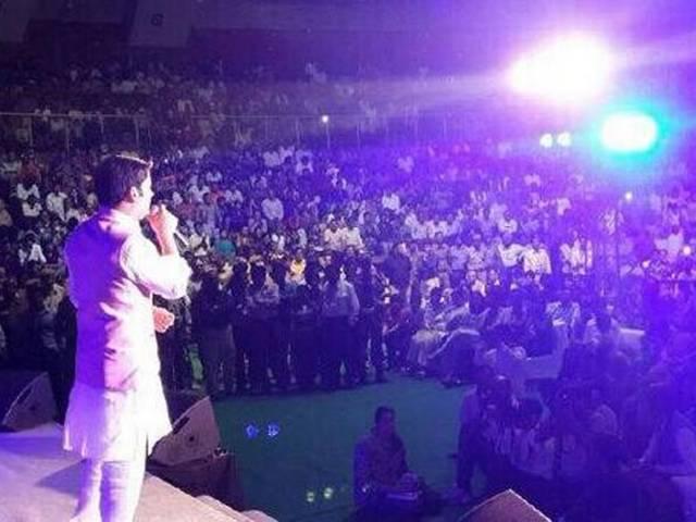 आपसे वोट डालने की अपील कर रहे हैं कपिल शर्मा आपसे वोट डालने की अपील कर रहे हैं कपिल शर्मा