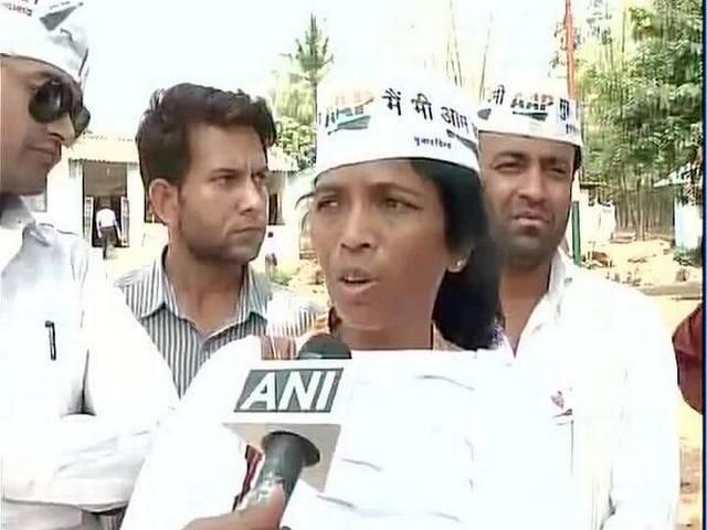 ABP LIVE: दिल्ली में तीन बजे ही 2009 के वोटिंग फीसद का टूटा रिकार्ड, अब तक 52% मतदान ABP LIVE: दिल्ली में तीन बजे ही 2009 के वोटिंग फीसद का टूटा रिकार्ड, अब तक 52% मतदान