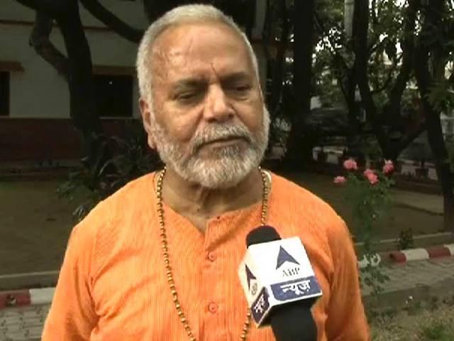 गांधी परिवार में फूट के कारण बीजेपी में हैं वरुण गांधी: स्वामी चिन्मयानंद गांधी परिवार में फूट के कारण बीजेपी में हैं वरुण गांधी: स्वामी चिन्मयानंद