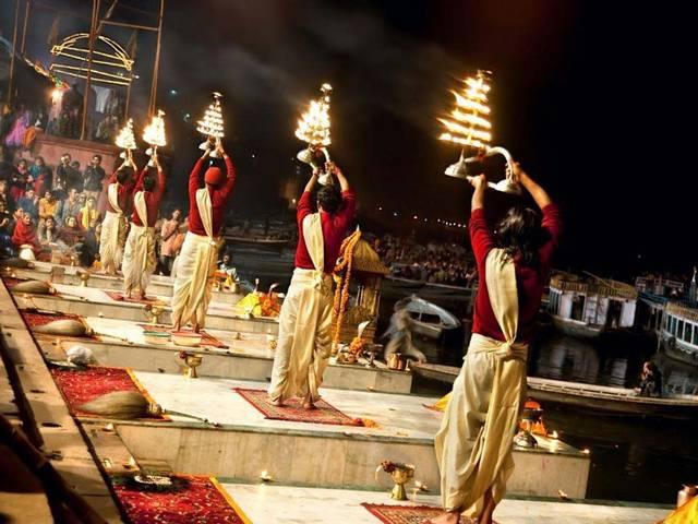 किसी भी 'लहर' से बेपरवाह बनारस! किसी भी ‘लहर’ से बेपरवाह बनारस!
