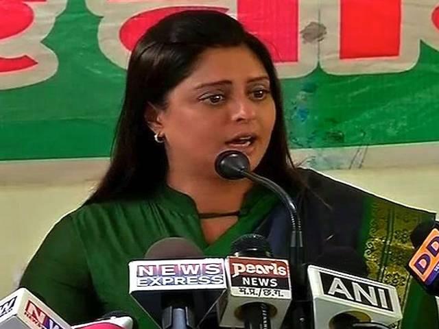 मेरठ से कांग्रेस उम्मीदवार नगमा के सामान्य ज्ञान की खुली पोल, गिलानी को दे दिया भारत रत्न मेरठ से कांग्रेस उम्मीदवार नगमा के सामान्य ज्ञान की खुली पोल, गिलानी को दे दिया भारत रत्न