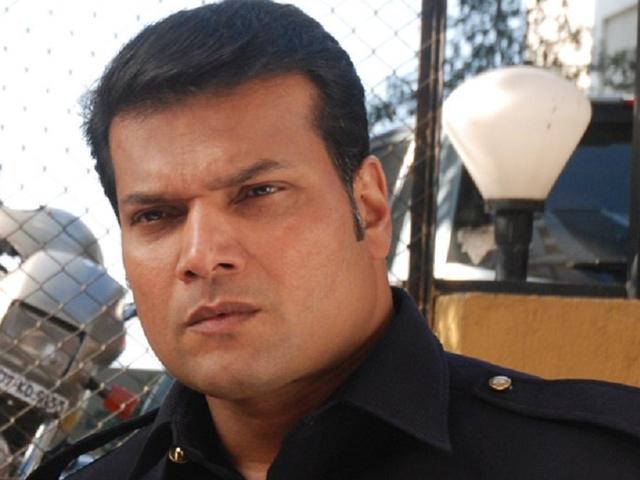 'खतरों के खिलाड़ी' से बाहर हुए दया ‘खतरों के खिलाड़ी’ से बाहर हुए दया