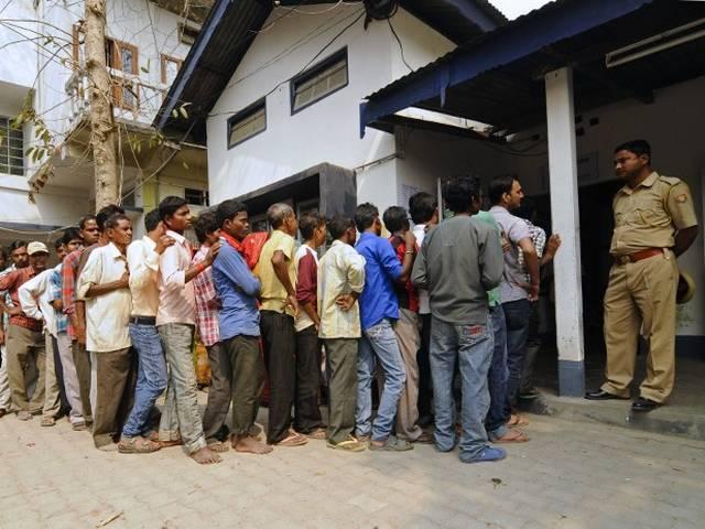 असम में दोपहर तक 37 प्रतिशत मतदान असम में दोपहर तक 37 प्रतिशत मतदान