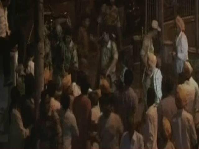 यूपी: बूथ कैप्चरिंग के खिलाफ धरने पर बैठे बीजेपी उम्मीदवार एसपी सिंह बघेल पर लाठीचार्ज, यूपी: बूथ कैप्चरिंग के खिलाफ धरने पर बैठे बीजेपी उम्मीदवार एसपी सिंह बघेल पर लाठीचार्ज,