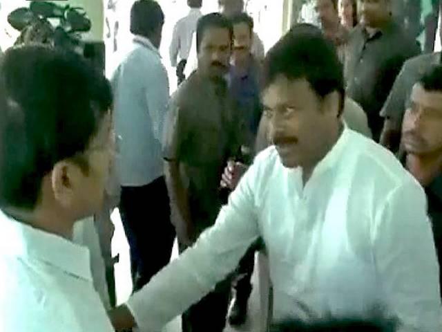 दो कांग्रेस नेताओं ने किया मतदाताओं का अपमान दो कांग्रेस नेताओं ने किया मतदाताओं का अपमान