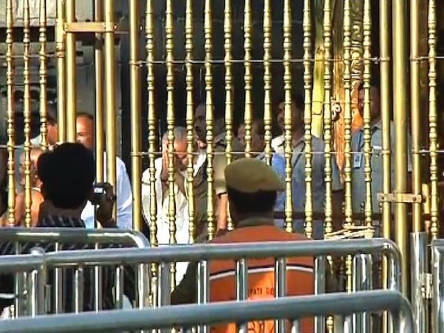 ABP LIVE: प्रियंका का मोदी पर हमला, कहा- एक आदमी को शक्ति सौंपना गलत ABP LIVE: प्रियंका का मोदी पर हमला, कहा- एक आदमी को शक्ति सौंपना गलत