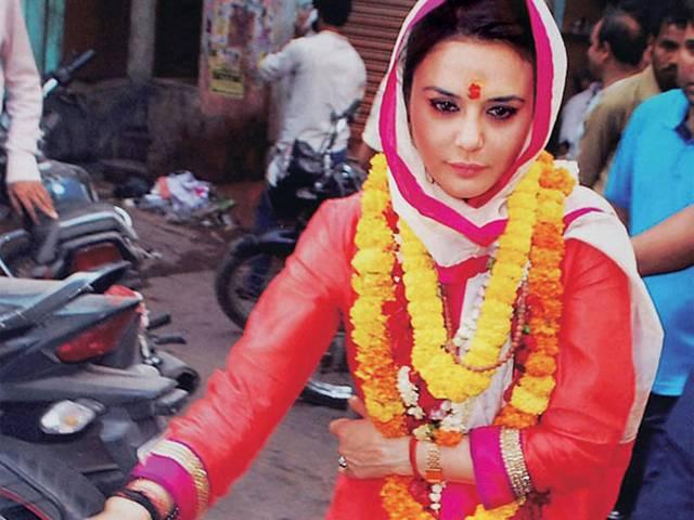मां के हवाले से लिखी झूठी खबर को लेकर गुस्से में हैं प्रीति जिंटा मां के हवाले से लिखी झूठी खबर को लेकर गुस्से में हैं प्रीति जिंटा