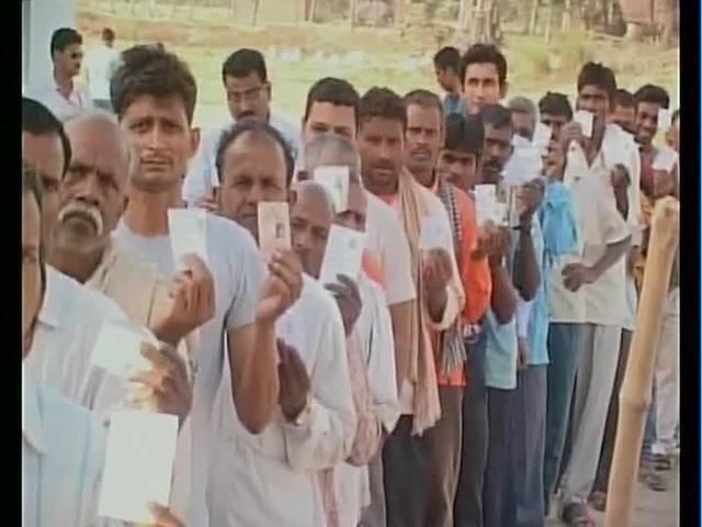 यूपी में 11 बजे तक 23 प्रतिशत मतदान यूपी में 11 बजे तक 23 प्रतिशत मतदान