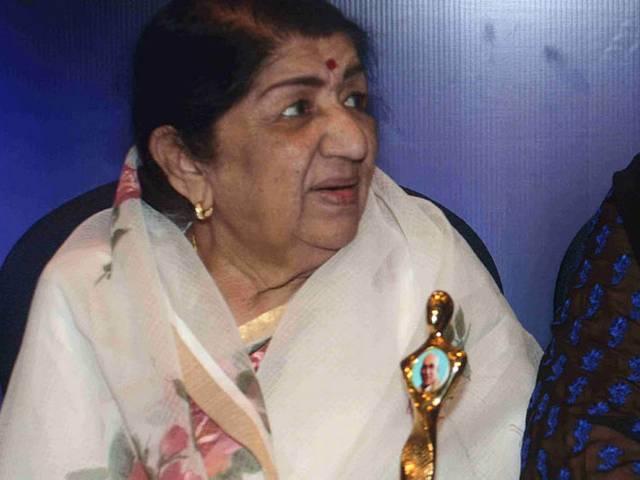लता की अपील की भी सुनवाई नहीं, BMC ने कैंपा कोला सोसाइटी के लोगों से 12 जून तक चाभियां मांगी लता की अपील की भी सुनवाई नहीं, BMC ने कैंपा कोला सोसाइटी के लोगों से 12 जून तक चाभियां मांगी