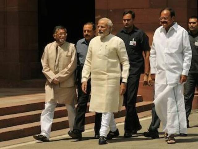 कमजोर मानसून से निपटने के लिए मोदी बना रहे हैं ये प्लान! कमजोर मानसून से निपटने के लिए मोदी बना रहे हैं ये प्लान!