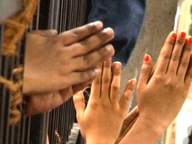 कैंपा कोला: गुहार के बीच शुक्रवार को नहीं हो सकी कार्रवाई, अब इंतज़ार शनिवार का है कैंपा कोला: गुहार के बीच शुक्रवार को नहीं हो सकी कार्रवाई, अब इंतज़ार शनिवार का है