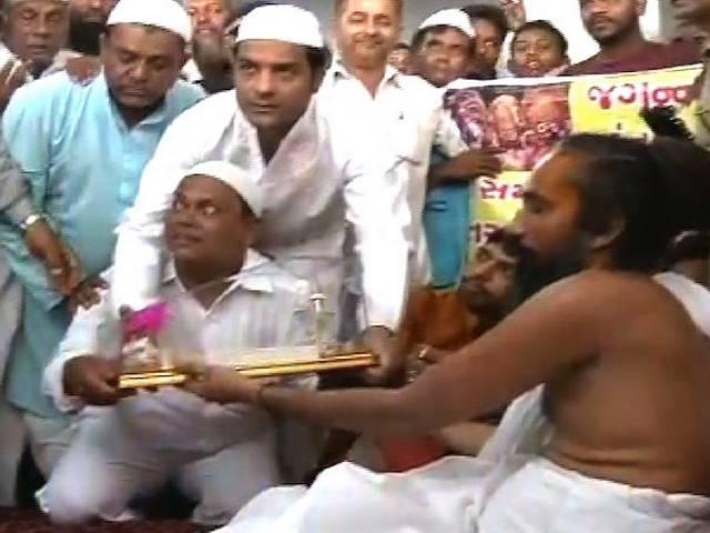 सांप्रदायिक सद्भाव की अनूठी मिसाल hindu_muslim_gujrat