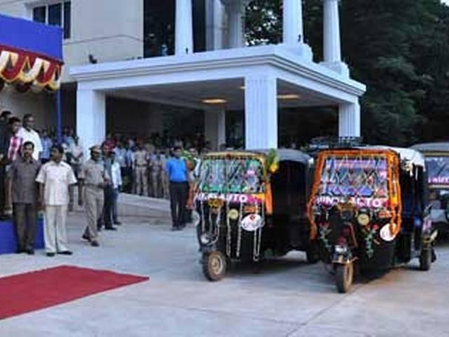 महिलाओं की सुरक्षा के लिए लेडीज स्पेशल 'पिंक ऑटो' की शुरुआत pinkauto_started_in_orrisa_for_females