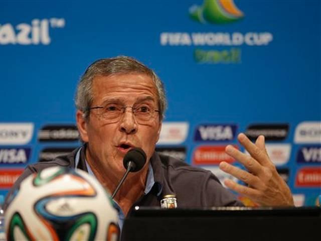 उरूग्वे के कोच ने फीफा समिति से इस्तीफा दिया Oscar Tabarez_Uruguay_