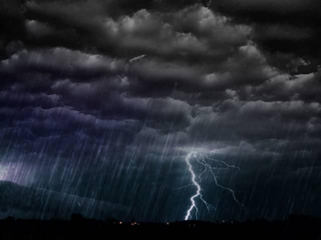 बिहार में बिजली गिरने से 10 लोगों की मौत thundering takes 10 lives in Bihar