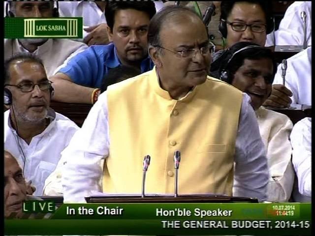 बजट भाषण पढ़ने के दौरान ही जेटली को होने लगी थी पीठ में दर्द budget_arun_jetly_narendramodi_pm_india