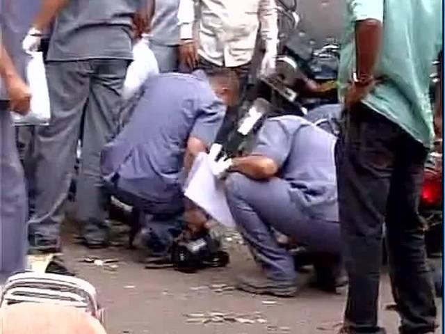 पुणे के मशहूर दगड़ू शेठ मंदिर के पास धमाके में अब तक सुराग नहीं pune_blast_three_injured